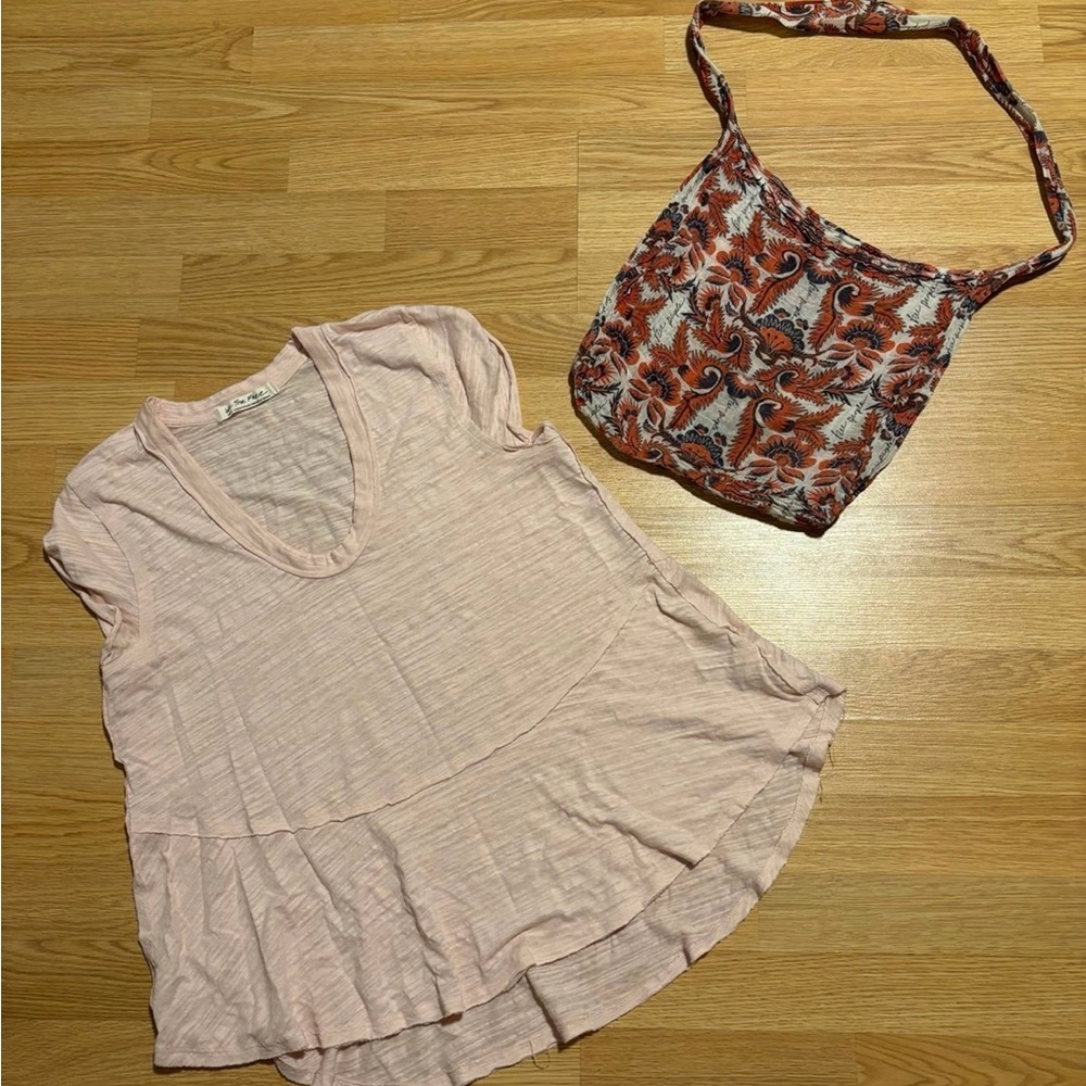“Free People” light pink top size Small with muslin shoulder bag